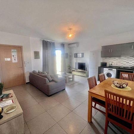 83/3-Lovely 1 Bedroom Penthouse Birkirkara Bagian luar foto