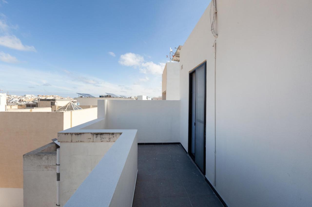 83/3-Lovely 1 Bedroom Penthouse Birkirkara Bagian luar foto