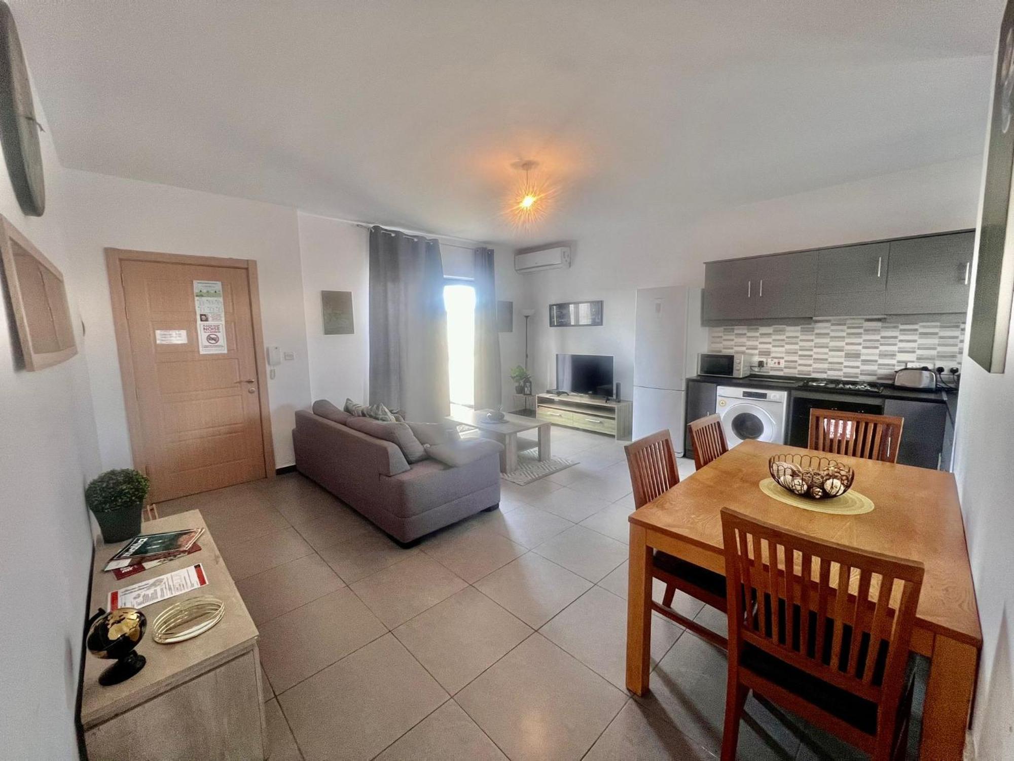 83/3-Lovely 1 Bedroom Penthouse Birkirkara Bagian luar foto