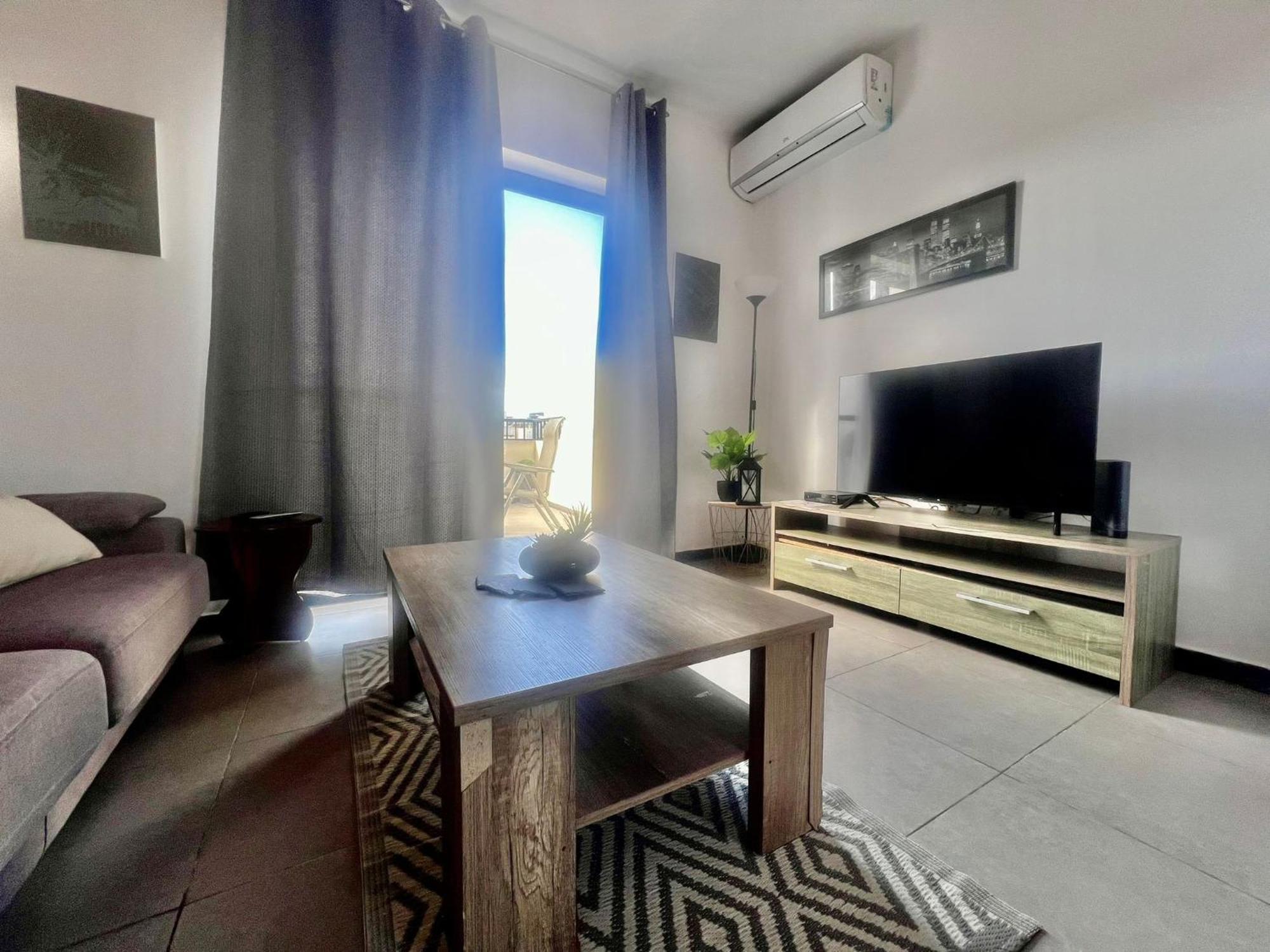83/3-Lovely 1 Bedroom Penthouse Birkirkara Bagian luar foto